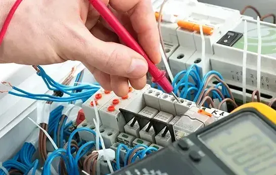 Professional electrician in Bickley